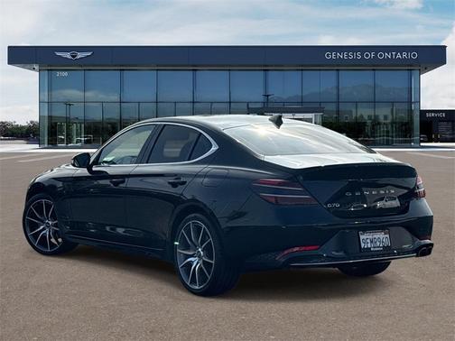 2023 Genesis G70 2.0T