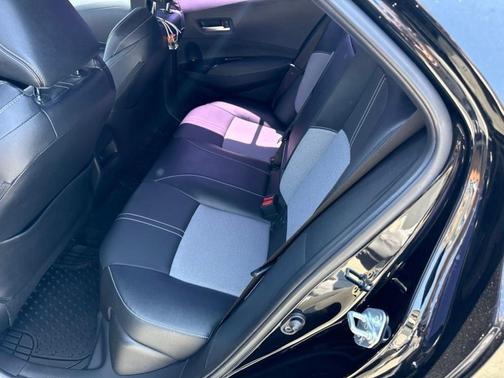 Midnight Black Metallic 2022 Toyota Corolla Hatchback XSE