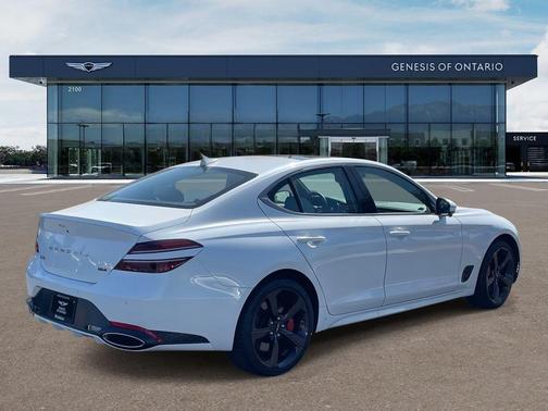 Uyuni White 2026 Genesis G70 3.3T Sport Prestige