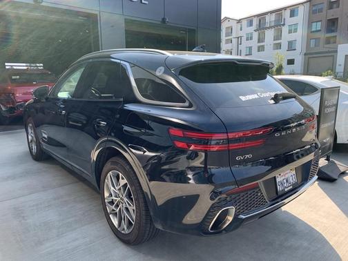 2025 Genesis GV70 2.5T
