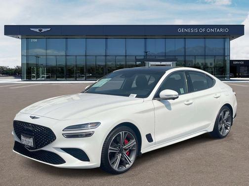 Uyuni White 2025 Genesis G70 3.3T Sport Prestige