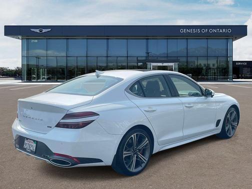 Uyuni White 2025 Genesis G70 3.3T Sport Prestige