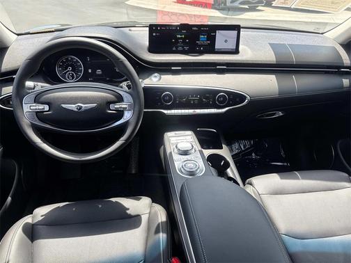 2024 Genesis GV70 2.5T