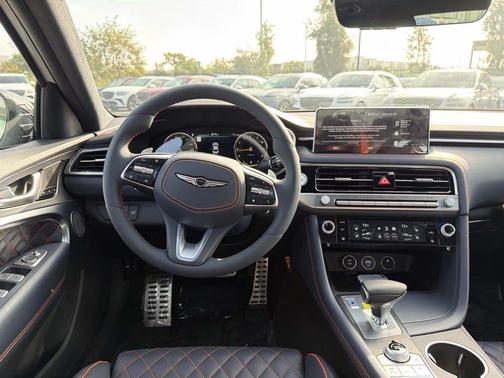 Graphite 2026 Genesis G70 3.3T Prestige Graphite