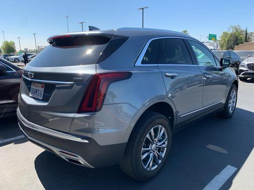 2022 Cadillac XT5 Premium Luxury