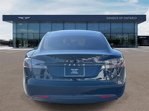 2016 Tesla Model S 70D