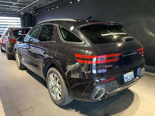 2025 Genesis GV70 2.5T