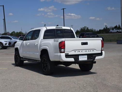 2022 Toyota Tacoma SR