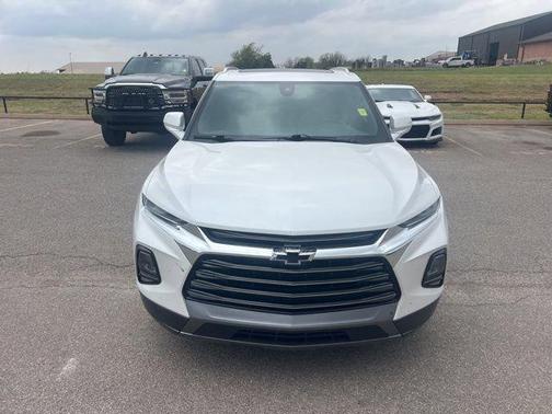 Iridescent Pearl Tricoat 2022 Chevrolet Blazer Premier