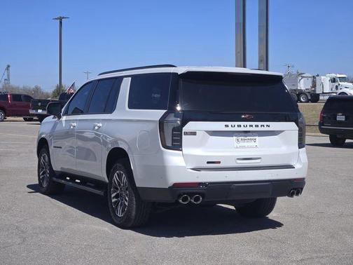 2025 Chevrolet Suburban 4WD Z71