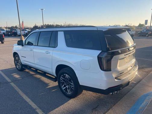 2025 Chevrolet Suburban 4WD Z71