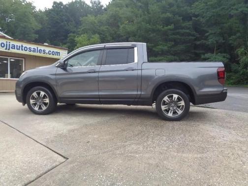 Modern Steel Metallic 2017 Honda Ridgeline RTL