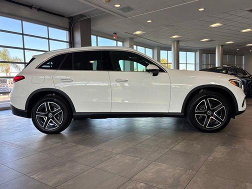 2026 Mercedes-Benz GLC 300 4MATIC