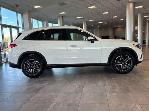 2026 Mercedes-Benz GLC 300 4MATIC
