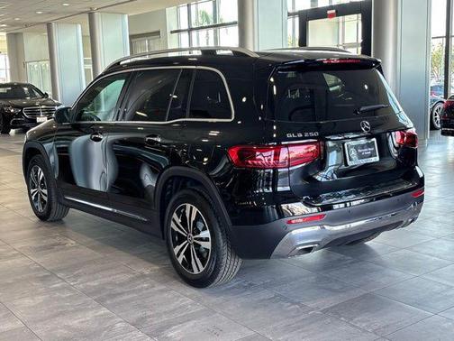 2026 Mercedes-Benz GLB 250 4MATIC