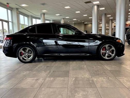 Alfa Black 2018 Alfa Romeo Giulia Base