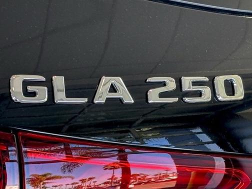 2025 Mercedes-Benz GLA 250 