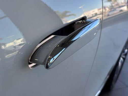 MANUFAKTUR Moonlight White Metallic 2026 Mercedes-Benz E-Class E 350