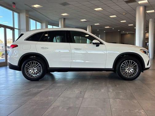 2026 Mercedes-Benz GLC 300 Base