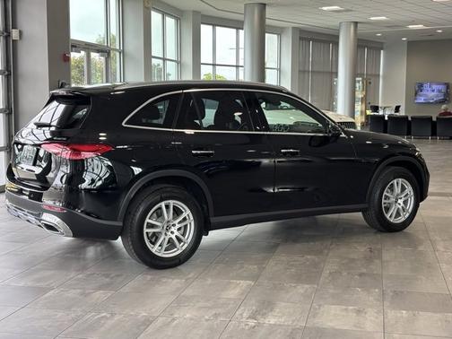 2025 Mercedes-Benz GLC 300 4MATIC