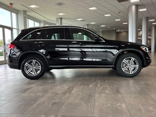 2022 Mercedes-Benz GLC 300 