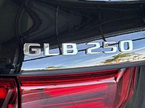 2026 Mercedes-Benz GLB 250 4MATIC