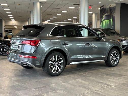 2022 Audi Q5 45 S line Premium Plus