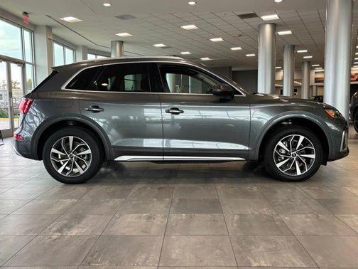 2022 Audi Q5 45 S line Premium Plus