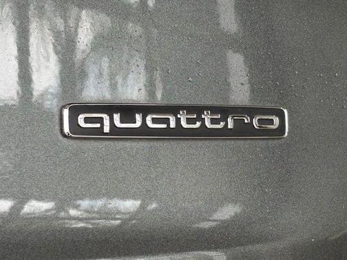 2022 Audi Q5 45 S line Premium Plus