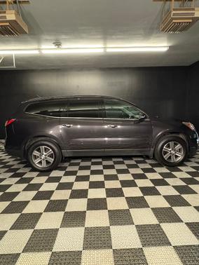 2017 Chevrolet Traverse 2LT