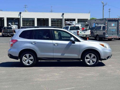 Ice Silver Metallic 2014 Subaru Forester 2.5i Limited