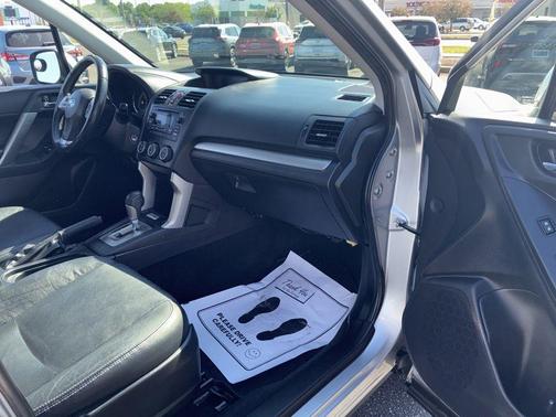 Ice Silver Metallic 2014 Subaru Forester 2.5i Limited
