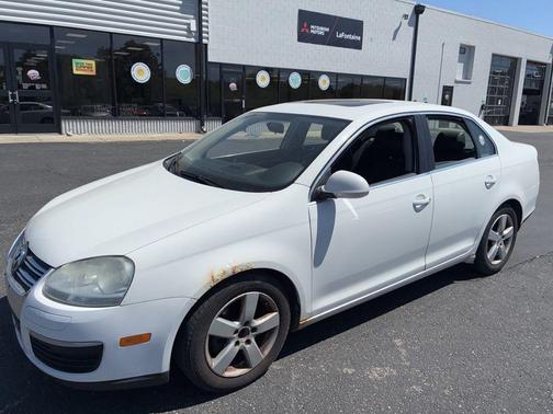 White 2009 Volkswagen Jetta SE