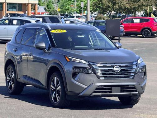Gun Metallic 2025 Nissan Rogue SL
