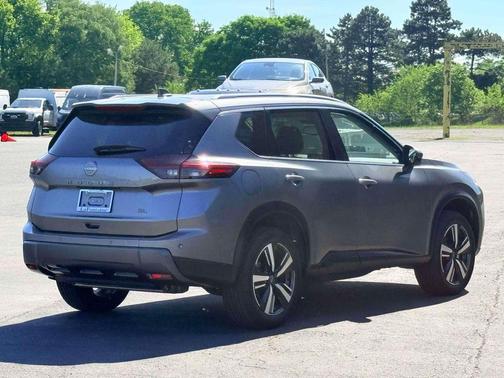 Gun Metallic 2025 Nissan Rogue SL