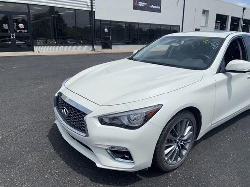 Majestic White 2023 INFINITI Q50 LUXE