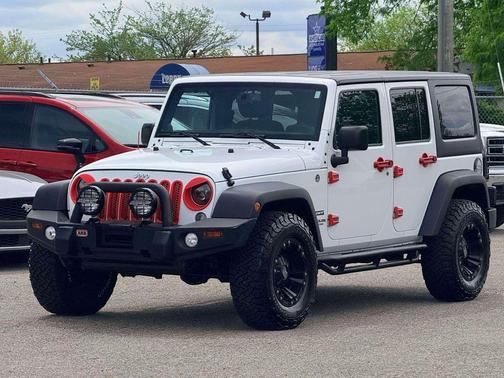 Bright White Clearcoat 2014 Jeep Wrangler Unlimited Sport