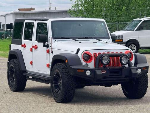 Bright White Clearcoat 2014 Jeep Wrangler Unlimited Sport