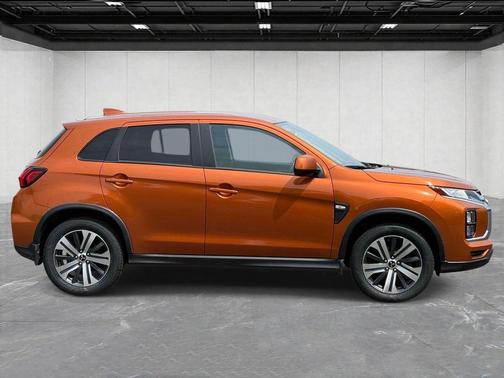 Sunshine Orange Metallic 2024 Mitsubishi Outlander Sport 2.0 ES