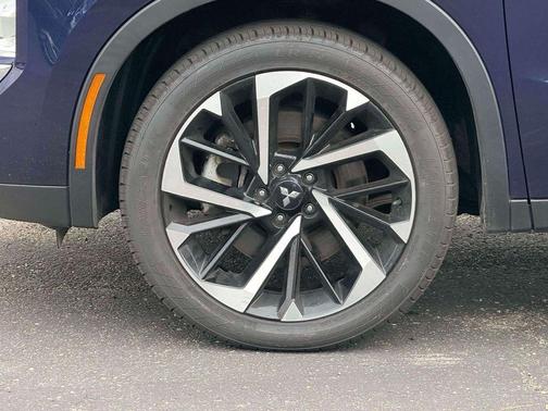Cosmic Blue Metallic 2022 Mitsubishi Outlander Black Edition