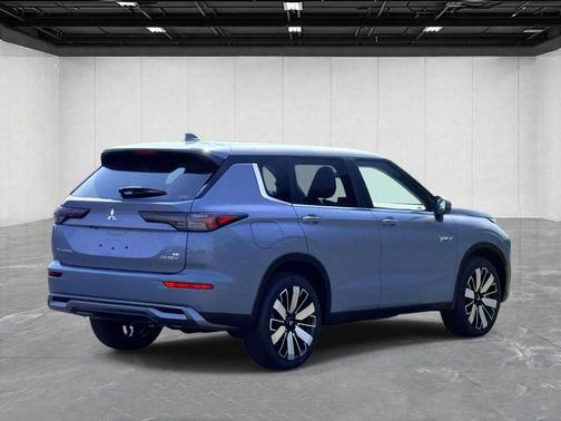 Moonstone 2026 Mitsubishi Outlander PHEV SE