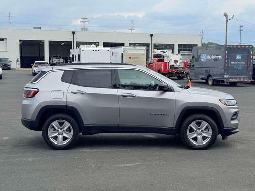 Billet Silver Metallic Clearcoat 2022 Jeep Compass Latitude