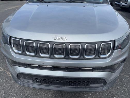 Billet Silver Metallic Clearcoat 2022 Jeep Compass Latitude