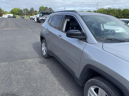 Billet Silver Metallic Clearcoat 2022 Jeep Compass Latitude