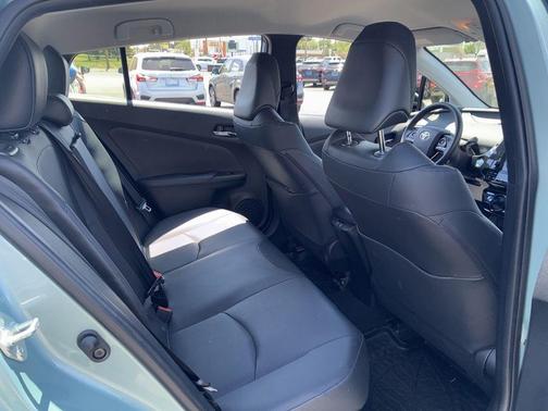 Pearl 2019 Toyota Prius XLE