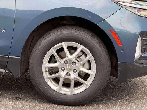 Lakeshore Blue 2024 Chevrolet Equinox LT