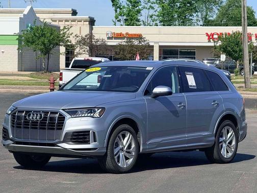 Satellite Silver Metallic 2024 Audi Q7 55 Premium Plus