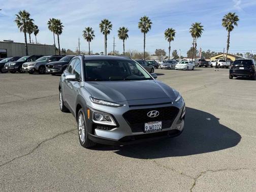 2021 Hyundai KONA SEL