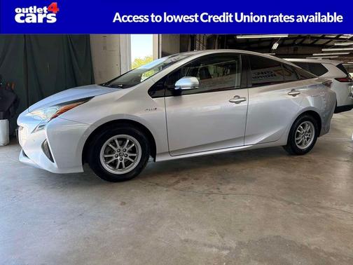 Classic Silver Metallic 2017 Toyota Prius Two
