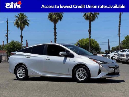 Classic Silver Metallic 2017 Toyota Prius Two